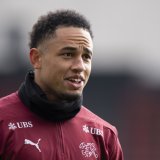 Noah Okafor, ici lors de son dernier passage en équipe de Suisse en novembre dernier, n'avait plus marqué depuis août 2024 en match officiel (archives). KEYSTONE/TIL BUERGY